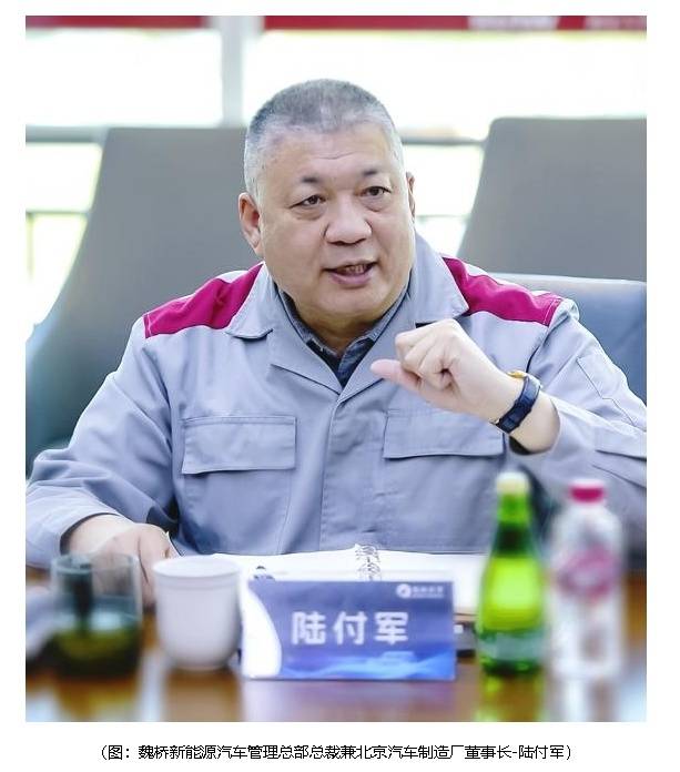 212從戰場到市場,傳奇不滅的越野之魂 212從戰場到市場,傳奇不滅的越野之魂