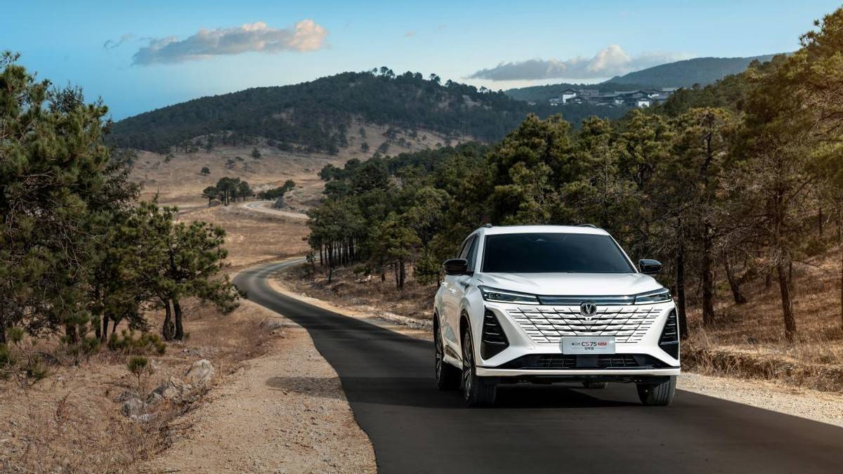 三大主題對比,長安CS75PLUS冠軍版VS鋒蘭達究竟誰才更勝一籌?