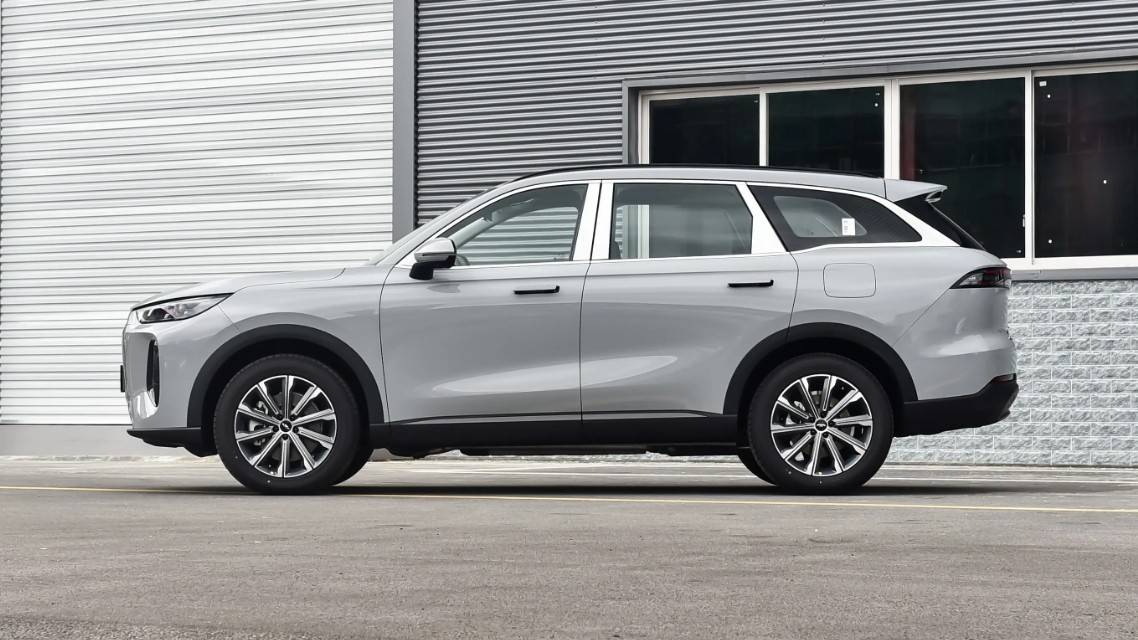 綜合續航超1800km、能加92號汽油!奇瑞風云T9開賣,12.99萬起售