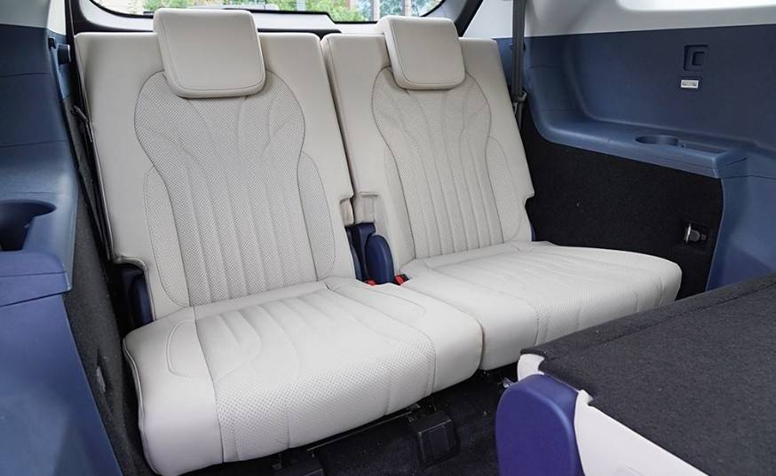 綜合續航超1800km、能加92號汽油!奇瑞風云T9開賣,12.99萬起售