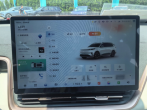 試駕東風奕派eπ008,20萬出頭冰箱彩電大沙發(fā)都有了!