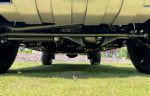 全新212總算發布,經典方盒子硬頂帶書包,內有大屏,2.0T大馬力