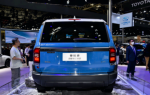 新普拉多定價不算親民,但2.0T油電混動帶大梁,越野實力很強