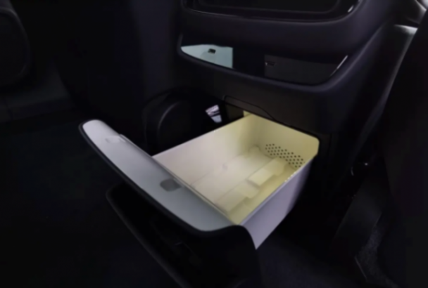 探店:第一批小米車主已在賣車!二手小米SU7比新車貴1萬元?