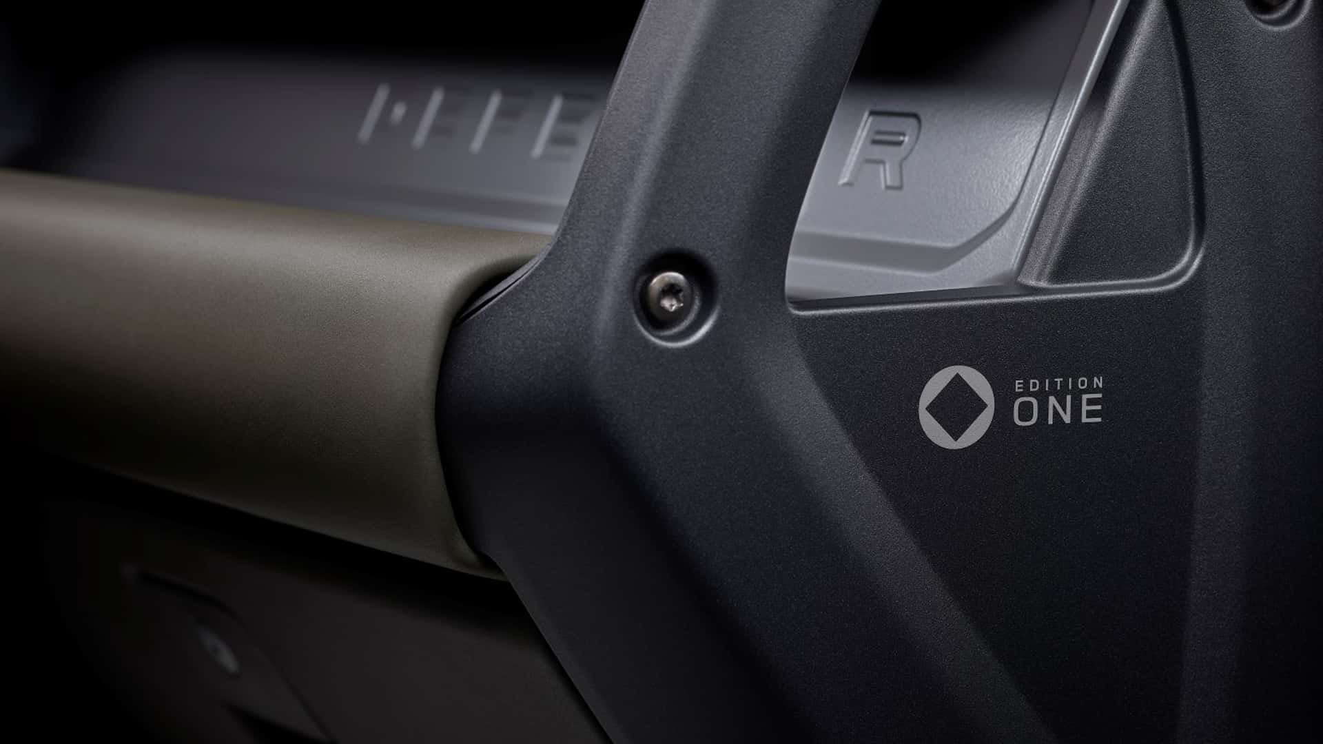 路虎衛(wèi)士OCTA官圖發(fā)布 搭載4.4T V8+48V輕混動(dòng)力