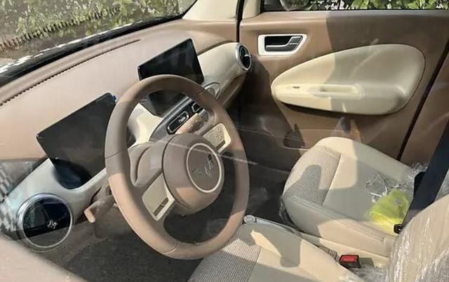 全新五菱宏光MINIEV三門版實車諜照 設(shè)計Q萌 顏值提升 配置不低-有駕 全新五菱宏光MINIEV三門版實車諜照 設(shè)計Q萌 顏值提升 配置不低-有駕