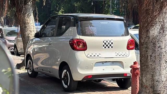 全新五菱宏光MINIEV三門版實車諜照 設(shè)計Q萌 顏值提升 配置不低-有駕 全新五菱宏光MINIEV三門版實車諜照 設(shè)計Q萌 顏值提升 配置不低-有駕