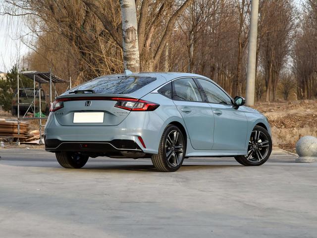 8萬！廣本版“思域”，顏值不輸A4L，誰還買比亞迪秦-有駕