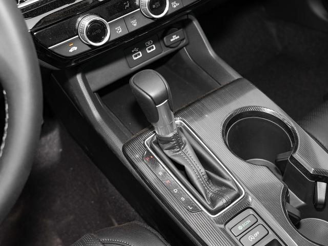 8萬！廣本版“思域”，顏值不輸A4L，誰還買比亞迪秦-有駕