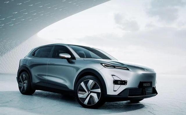 小身材大空間！軸距超漢蘭達，智能駕駛標配，油耗低至5升-有駕