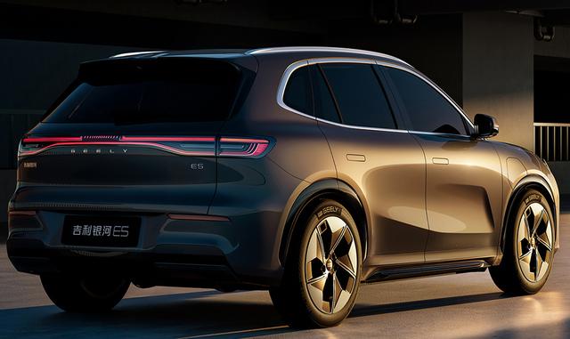 配置堪稱卷王之王?吉利銀河E5實圖曝光,內飾極具科技感-有駕 配置堪稱卷王之王?吉利銀河E5實圖曝光,內飾極具科技感-有駕