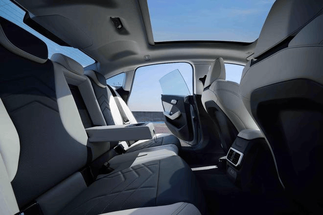 BMW 2系四門轎跑車正式上市 動感與豪華并存