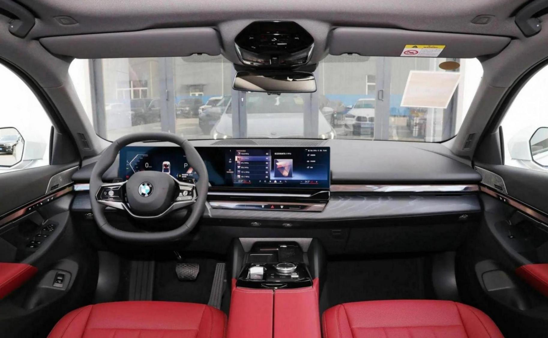 2025款寶馬5系長軸距版上市,配置、車機(jī)均升級(jí),43.99萬起