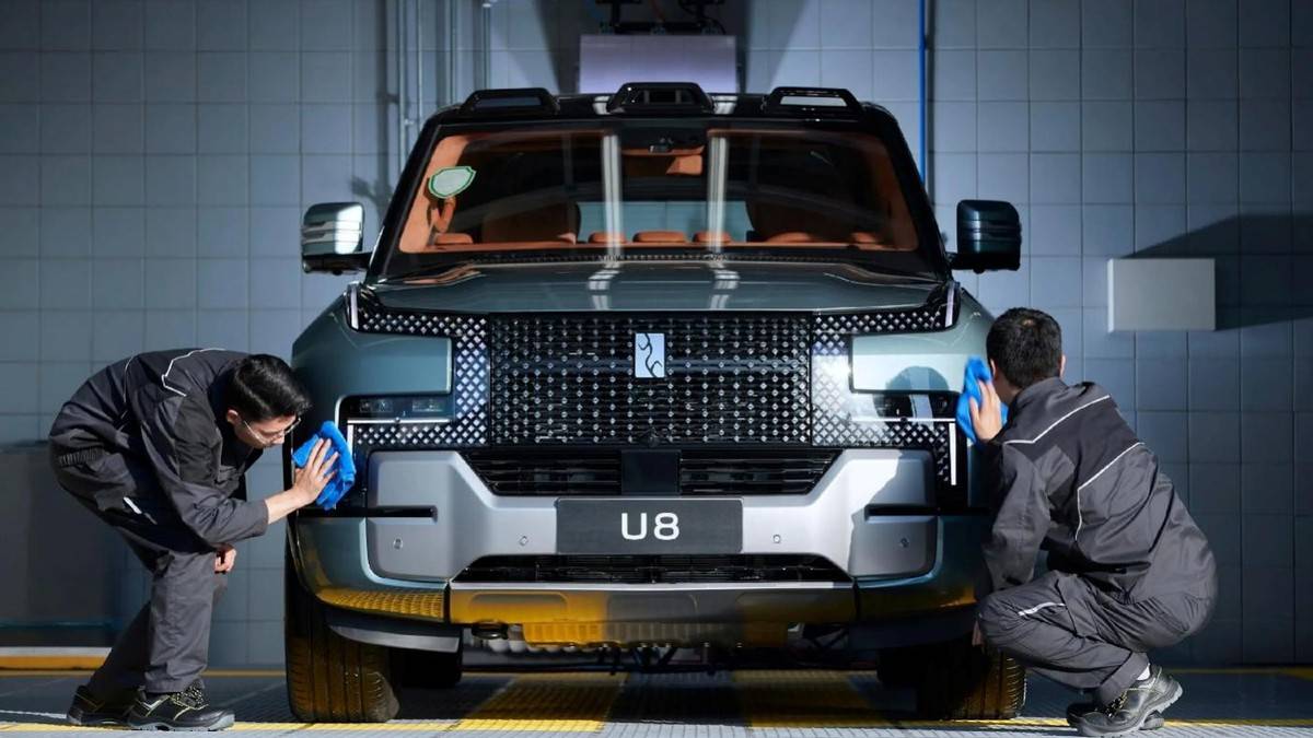 比亞迪不卷低價了,年收入30萬的家庭,進入選車最難的一年