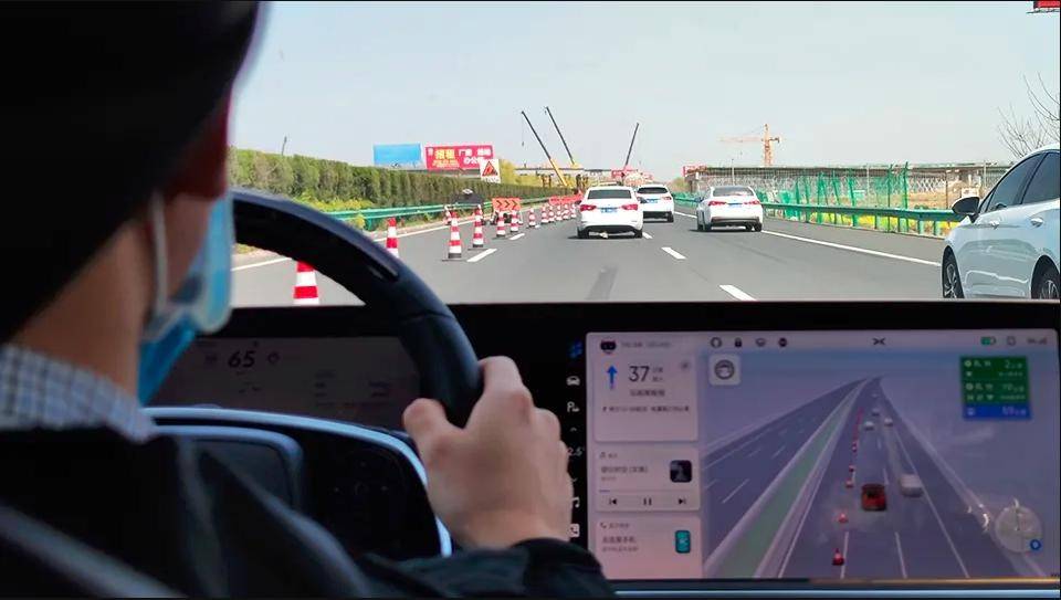 FSD最強(qiáng)版被夸大了?不會(huì)避讓電瓶車,來中國還敢用嗎?