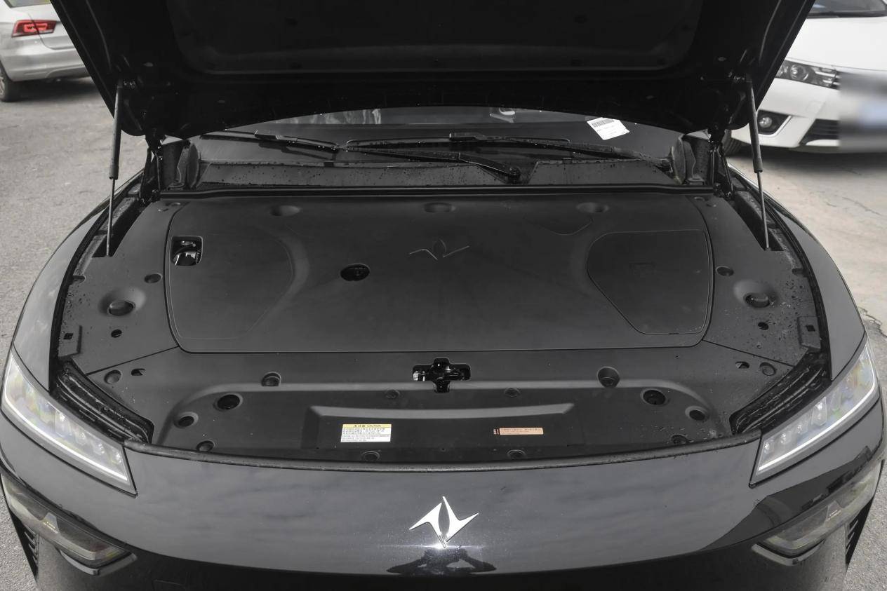 13萬多買C級轎跑,續航1200km,油耗4.2L,配掀背尾門,適合家用 0af65a9ed329b7eed549386b3fcdf61e~2508x0