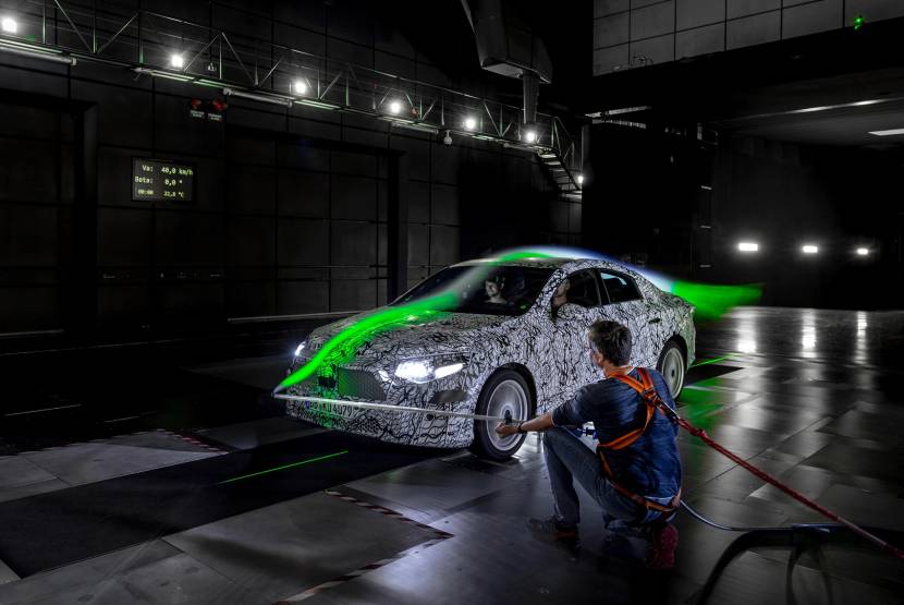 使用混合動(dòng)力系統(tǒng) 2025款奔馳CLA諜照,動(dòng)力參數(shù)曝光