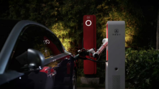 M8只是前菜?2025年鴻蒙智行有五款新車,一個(gè)比一個(gè)神秘