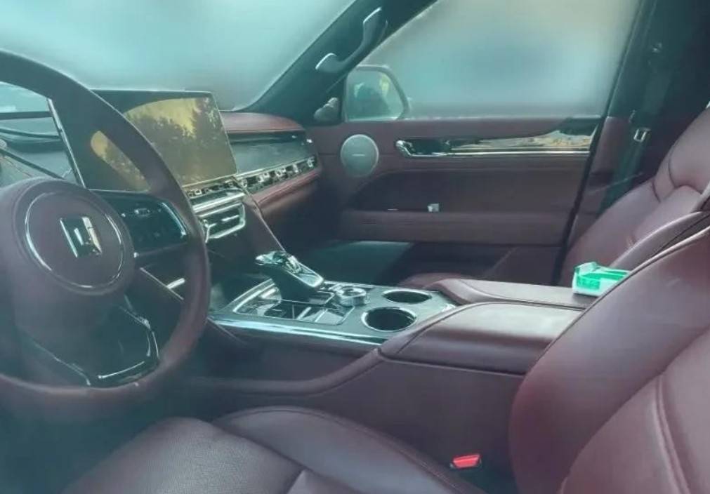 坦克800諜照曝光,全尺寸定位,搭3.0T插混系統