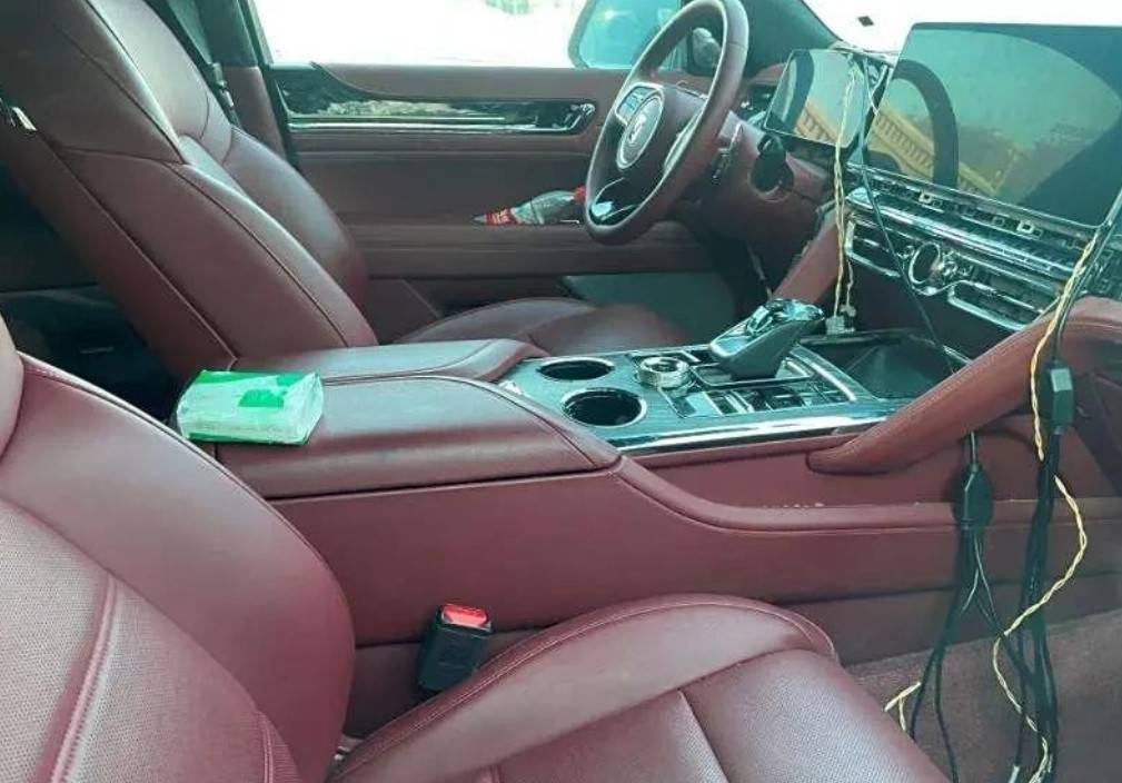 坦克800諜照曝光,全尺寸定位,搭3.0T插混系統