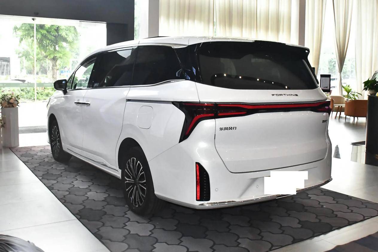 比傳祺E8大,19.99萬起,配航空座椅+200km純電續(xù)航