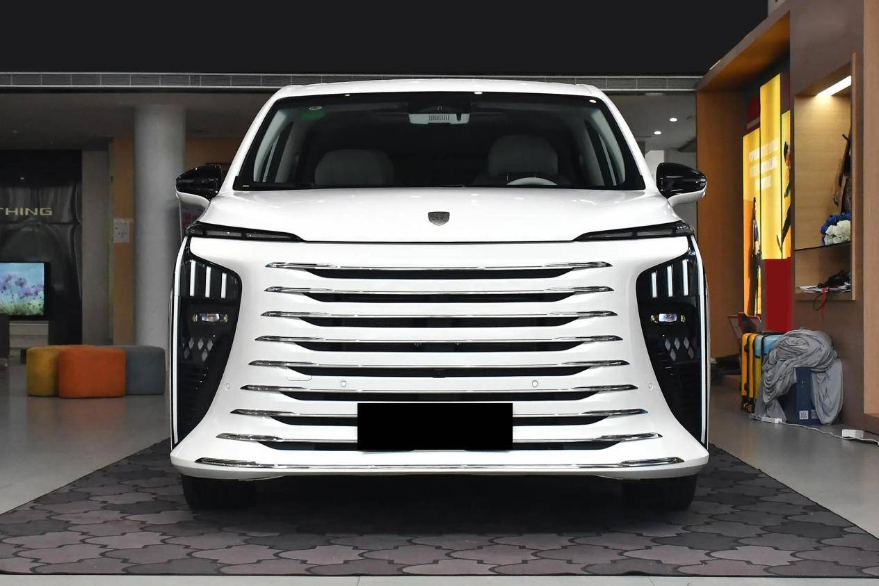 比傳祺E8大,19.99萬起,配航空座椅+200km純電續(xù)航