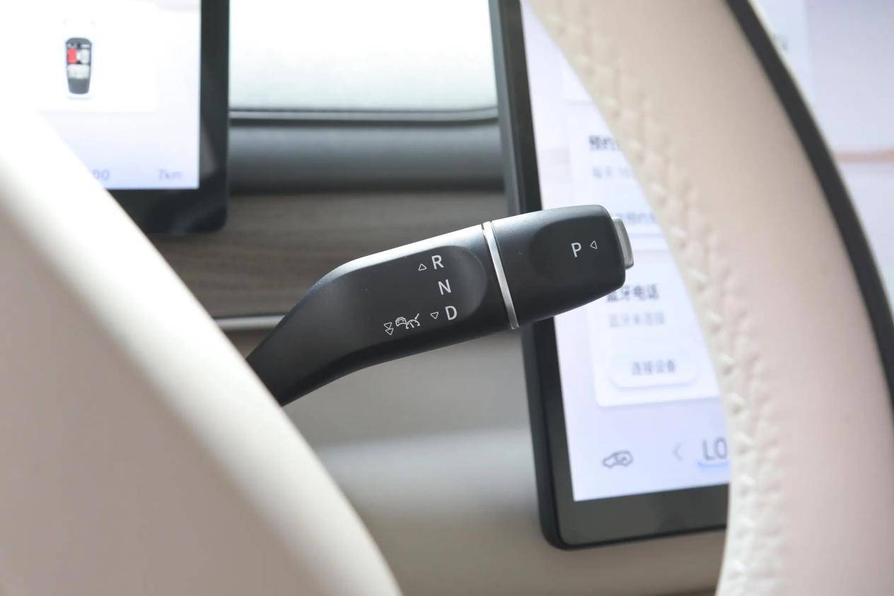 優雅掀背+蘭博懸架,軸距2米9,5.9秒破百,駕乘舒坦