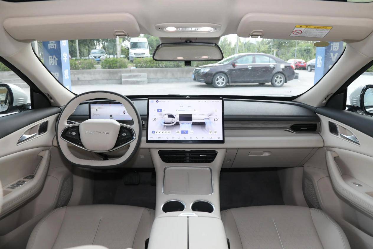 優雅掀背+蘭博懸架,軸距2米9,5.9秒破百,駕乘舒坦