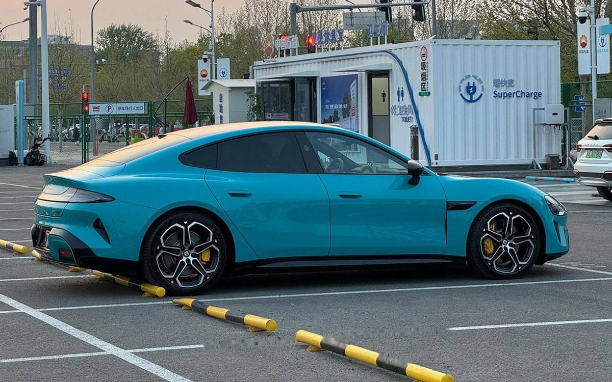 小米:因軟件策略問題,召回超3萬輛小米SU7標(biāo)準(zhǔn)版車型