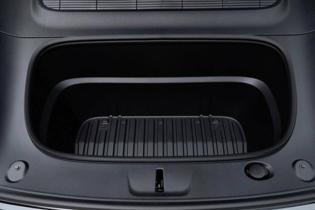 實拍25款特斯拉Model Y,全新內外設計,續航、智駕提升,3月交付