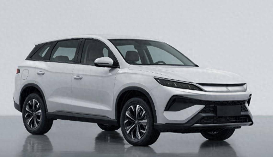 2024最暢銷插混、增程車型:比亞迪占7款,問(wèn)界、理想是最大黑馬