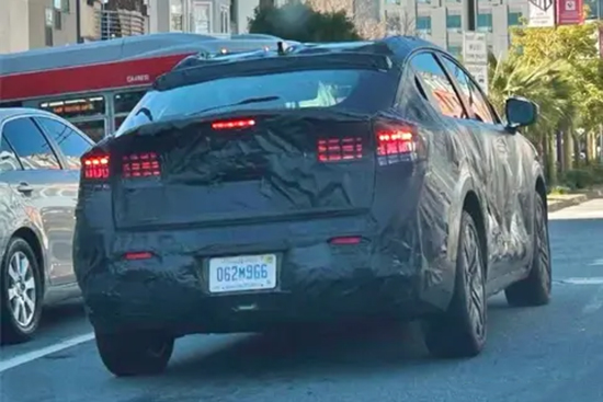 變身純電SUV 新一代日產(chǎn)LEAF聆風(fēng)諜照曝光