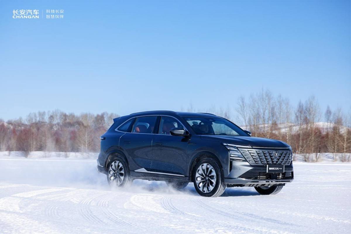 數(shù)智黑科技賦能,長(zhǎng)安數(shù)智新汽車集結(jié)牙克石征服極寒