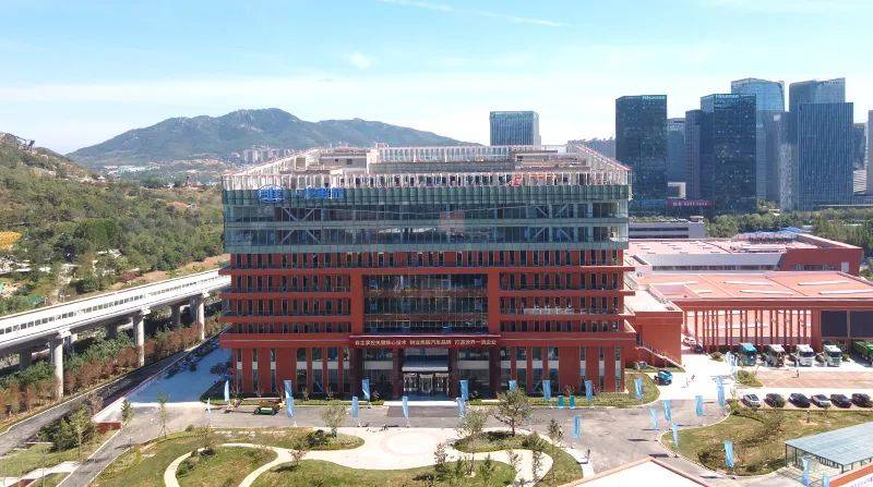 一汽解放2024年整車銷量突破25萬輛 中重卡份額連續(xù)九年行業(yè)第一