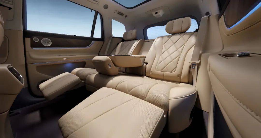 2024-2025年:?jiǎn)柦缫l(fā)的蝴蝶效應(yīng)