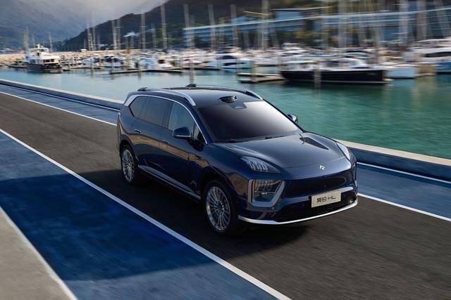 “陸地游艇”續航 1200km,媲美邁巴赫,預計僅35萬,劍指理想L8