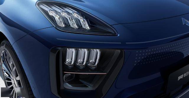 “陸地游艇”續航 1200km,媲美邁巴赫,預計僅35萬,劍指理想L8