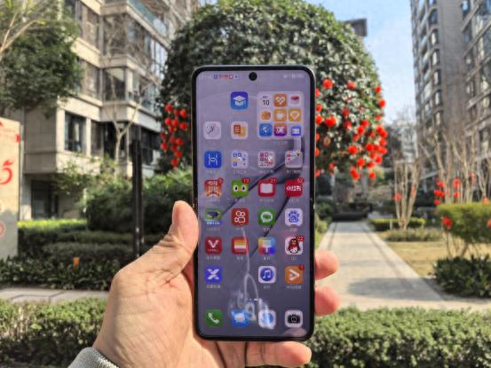 深度體驗(yàn)華為nova flip,適合情人節(jié)送禮的折疊屏手機(jī)