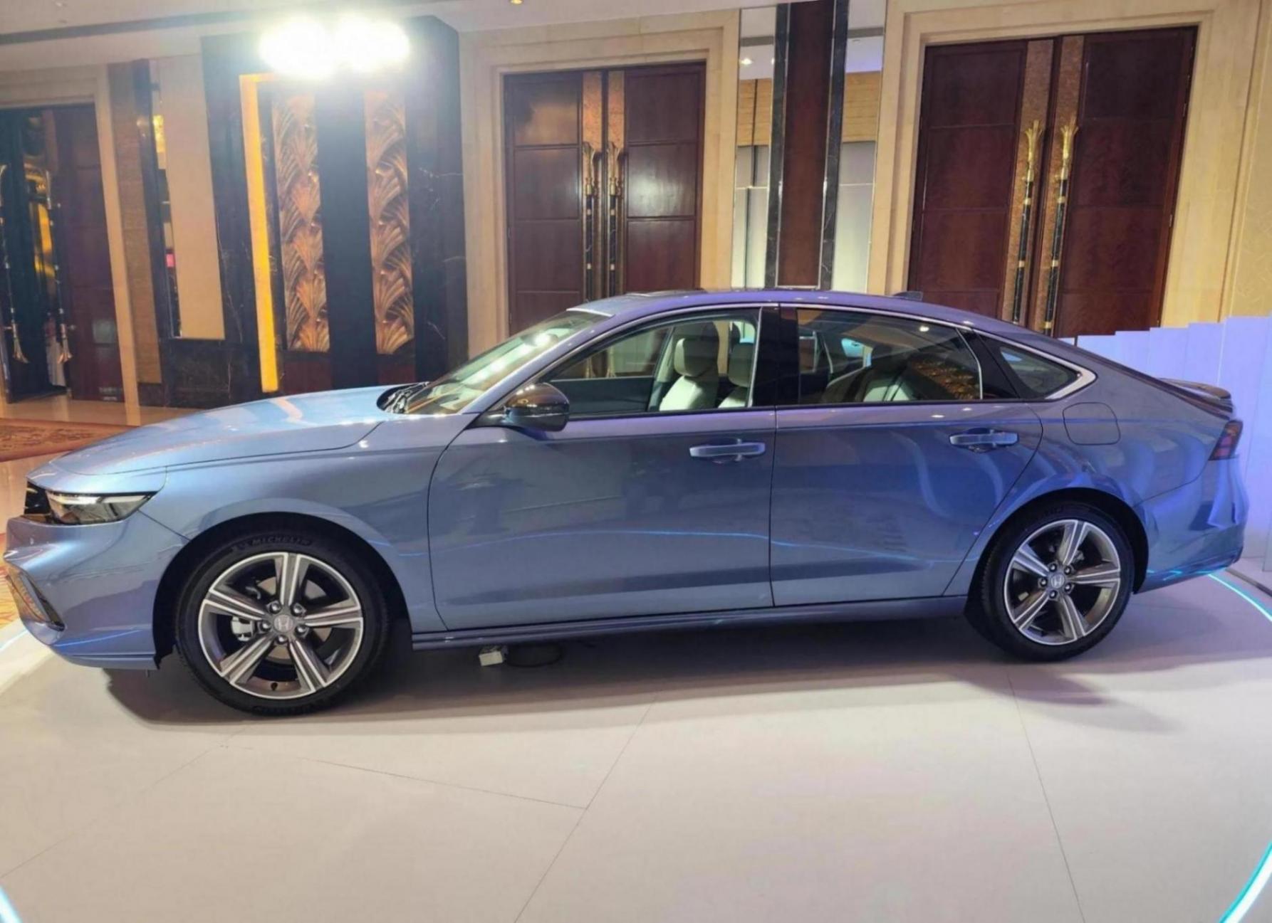 全新雅閣:顏值暴漲,動力依舊,你會心動嗎?