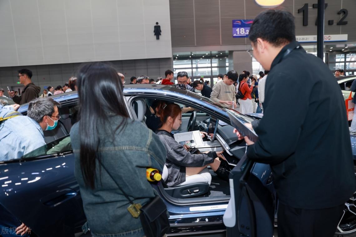 雷軍與小米的“二次創業”:造車革命與生態重構下的戰略突圍