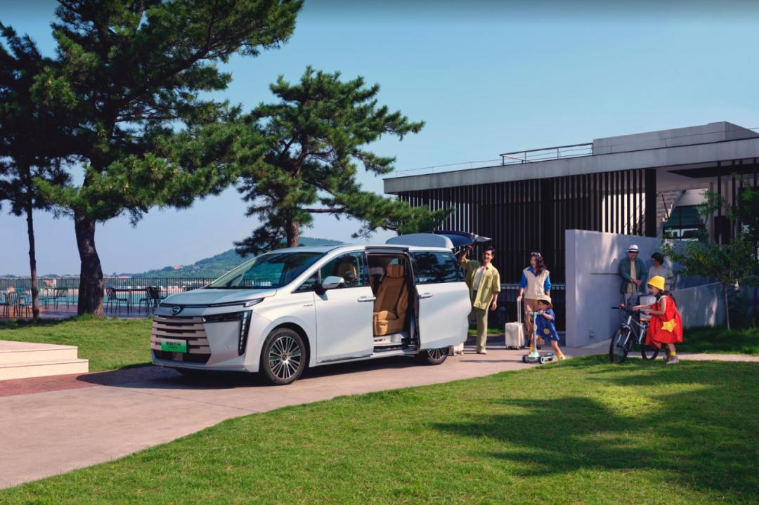 長安十二時(shí)辰,幸福不夜城,傳祺E8+滿愛上市