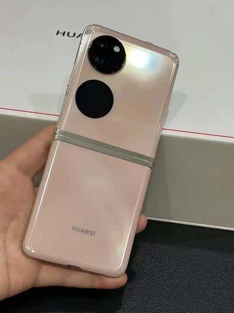 “疑似華為新形態(tài)手機(jī)曝光”顛覆行業(yè)認(rèn)知