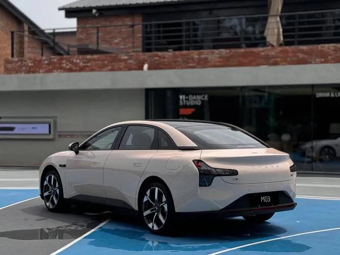 比亞迪秦L EV和小鵬MONA M03哪個性價比更高?