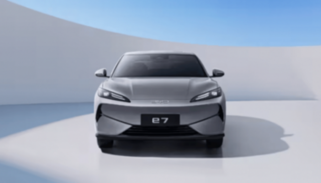 比亞迪e7官圖發布,手機屏似的中控,差別對待了