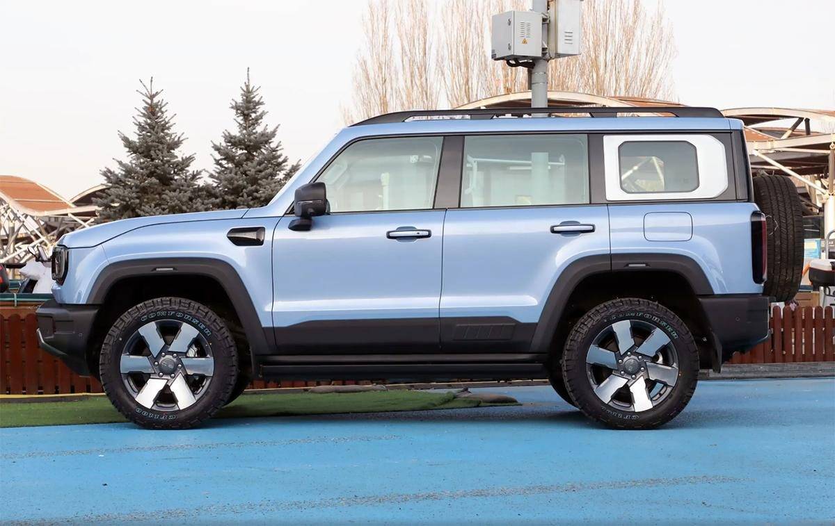 比預(yù)售價低4萬,BJ40增程版上市,17.98萬元起