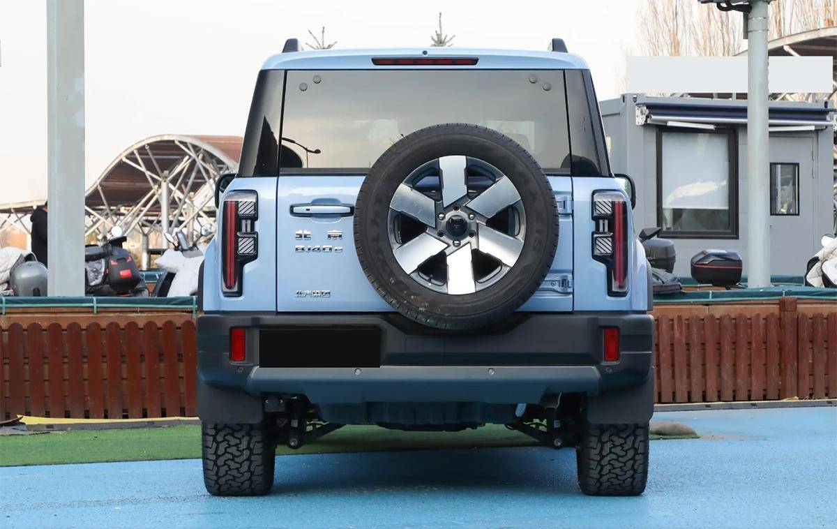 比預(yù)售價低4萬,BJ40增程版上市,17.98萬元起