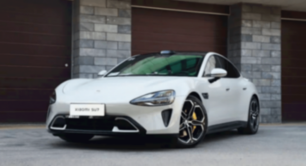 小米SU7大燈翹邊?官方回應了,極小范圍內的車輛可能會局部變形