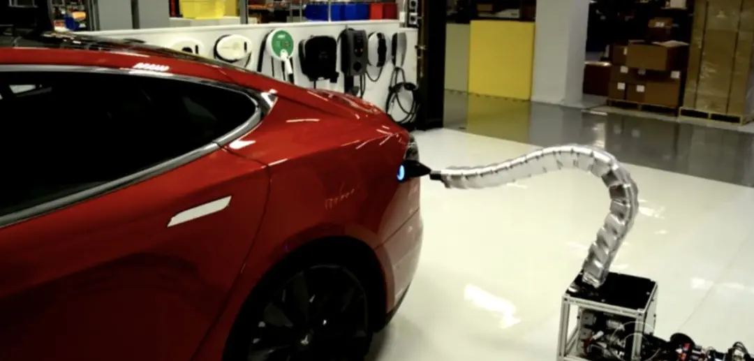 7小時0接管!特斯拉發布史上最長FSD演示,馬斯克承諾升級自動充電,開車還能像打游戲