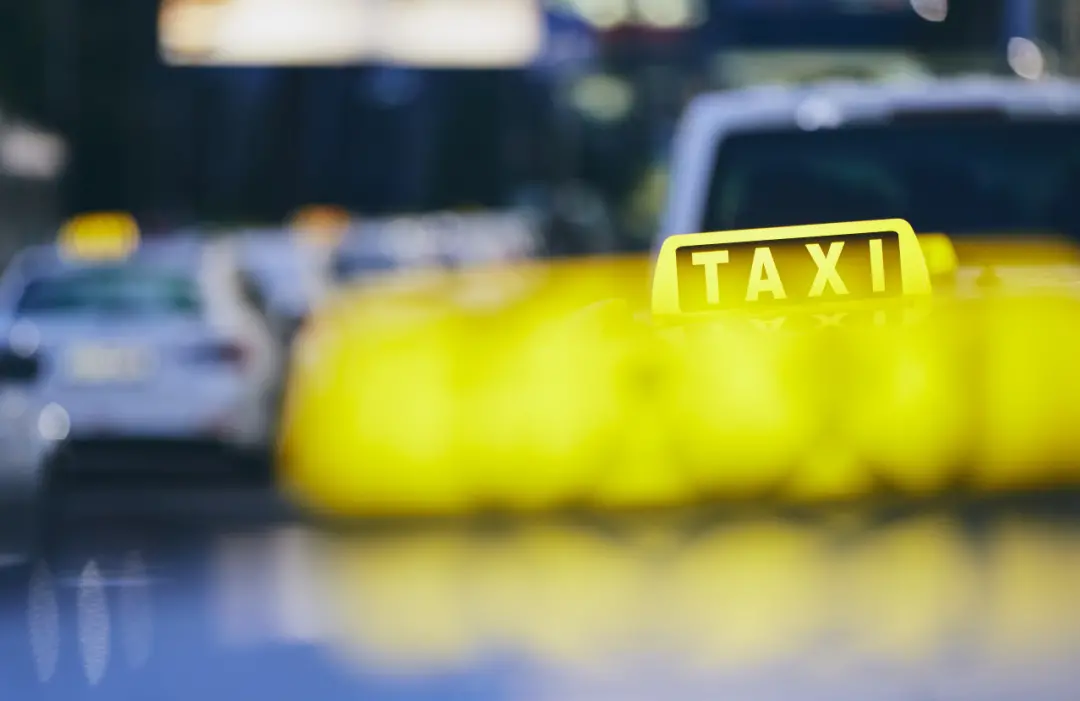 7小時0接管!特斯拉發布史上最長FSD演示,馬斯克承諾升級自動充電,開車還能像打游戲