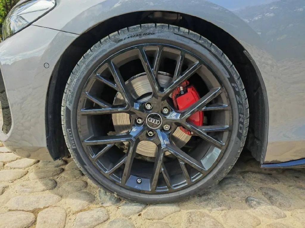 德系性能與華為乾崑智駕的碰撞!試駕上汽奧迪A5L Sportback